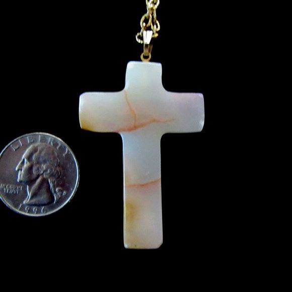 Alabaster or marble cross pendant on 24" gold tone chain - Easter gift - Picture 4 of 6